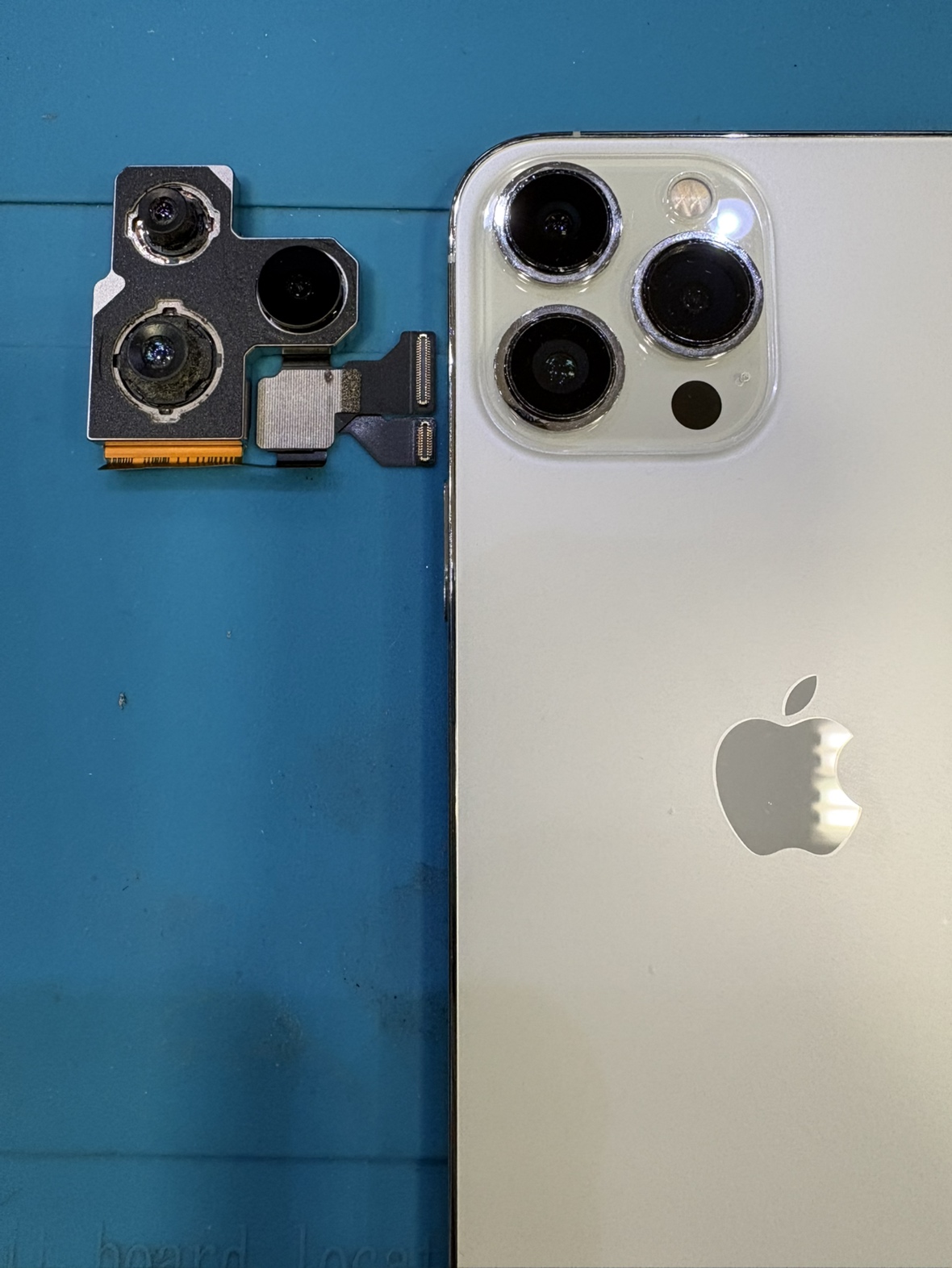 各務原店】iPhone13promaxのアウトカメラ交換修理とカメラレンズ交換